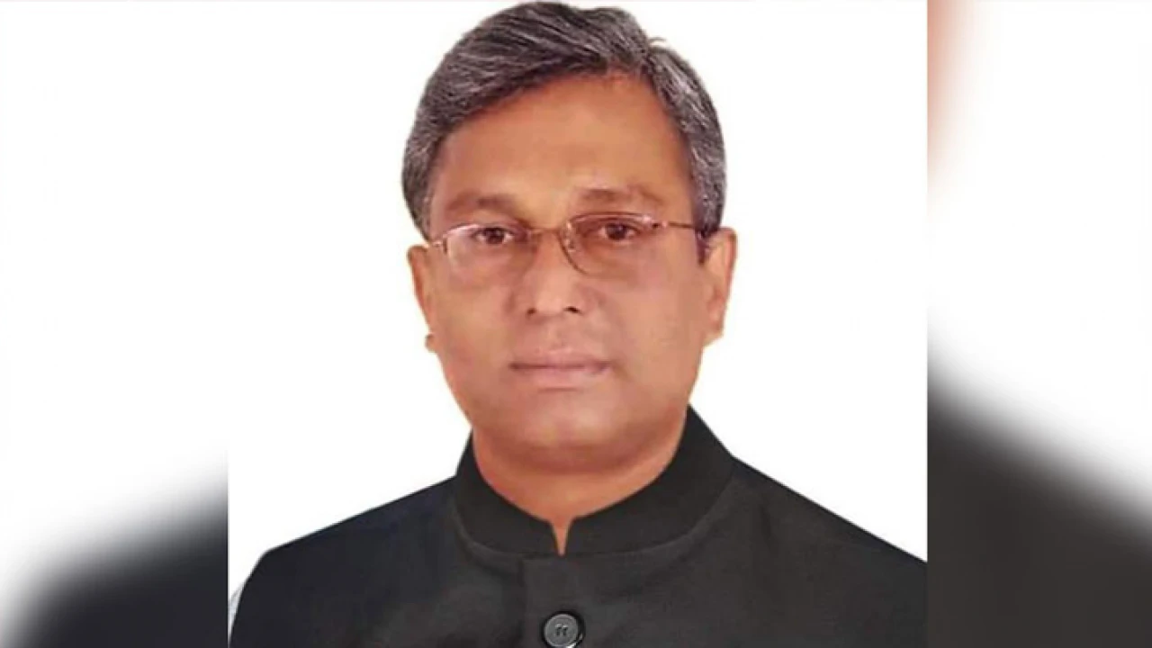 বরিশালের সাবেক এমপিকে গণধোলাই, গুলশান থানায় সোপর্দ