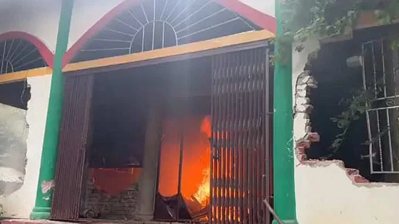 মাজারের শৃঙ্খলা রক্ষায় ব্যবস্থা নিতে ডিসিদের নির্দেশ