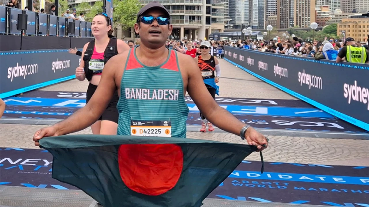 সিডনি ম্যারাথন সফলভাবে সম্পন্ন করেছেন আল আমিন
