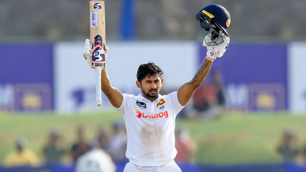 বাংলাদেশকে যন্ত্রণা দেওয়া কামিন্দুতে এবার পুড়ল নিউজিল্যান্ড