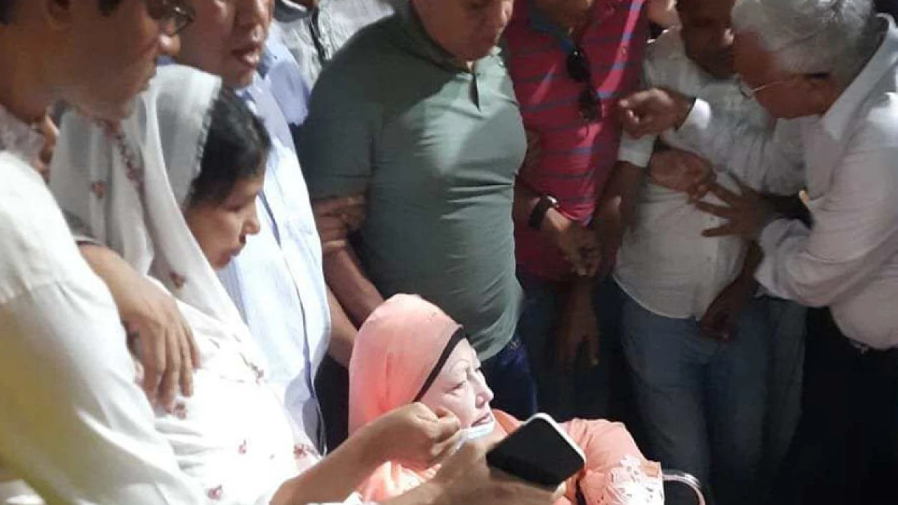 হাসপাতাল থেকে বাসায় ফিরলেন খালেদা জিয়া