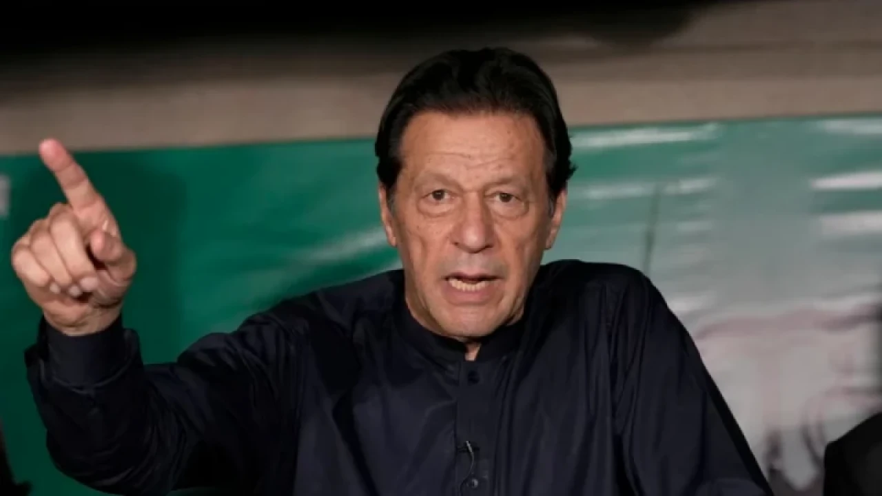 শনিবারের সমাবেশকে ‘বাঁচা-মরার’ উল্লেখ করে সফল করার আহ্বান ইমরান খানের