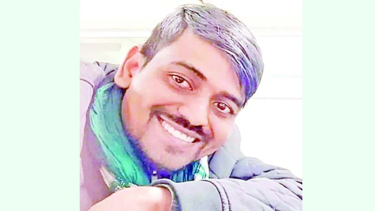 রাতে হত্যাকারী, ভোরে স্লোগানধারী