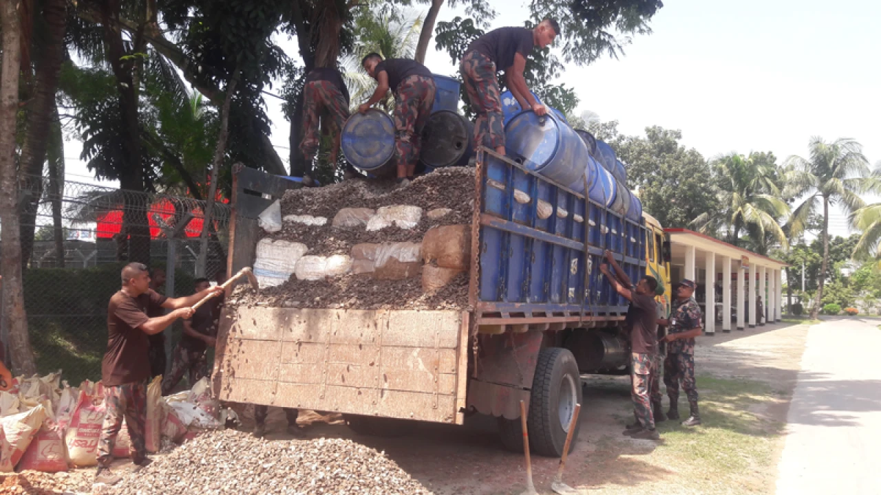 ৪ কোটি টাকার ভারতীয় পণ্যসহ ট্রাক জব্দ