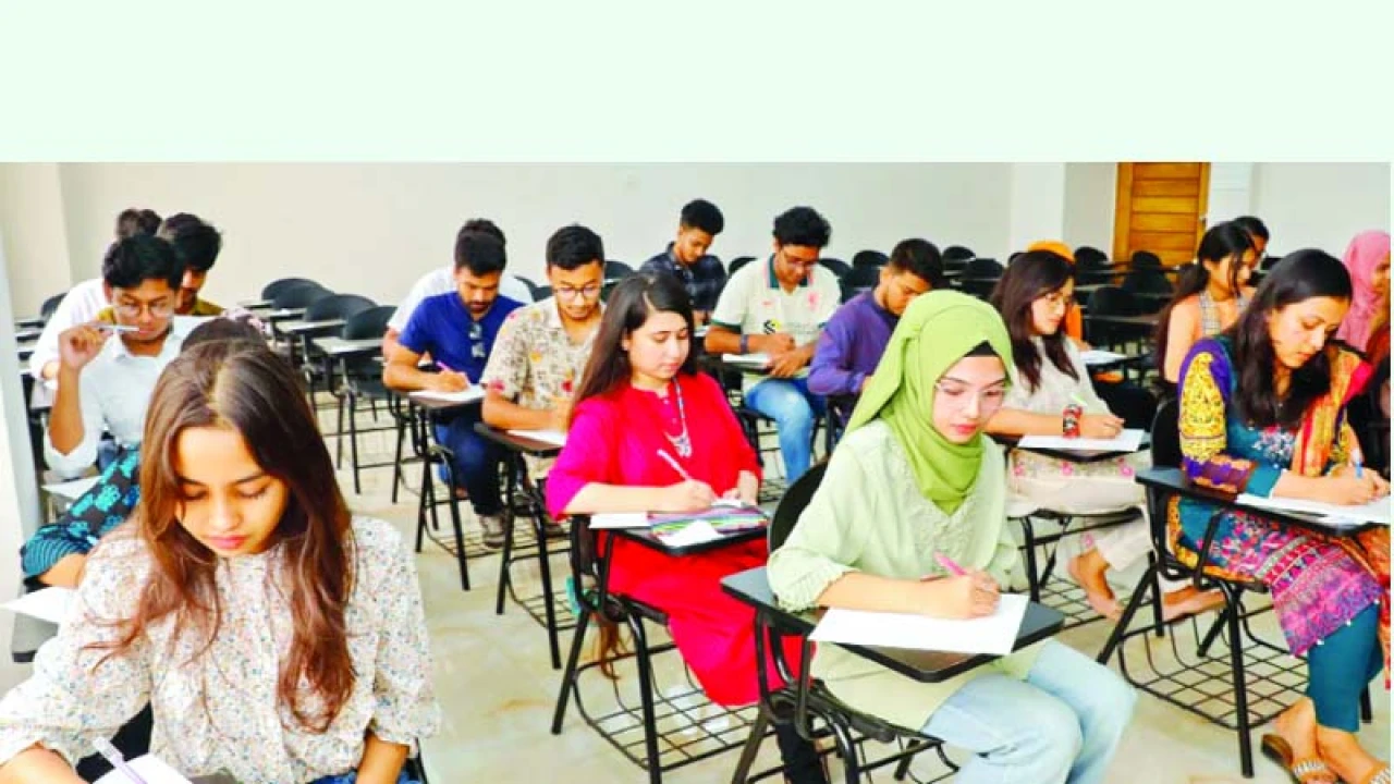 দেশে দেশে সরকারি চাকরিতে প্রবেশের বয়সসীমা