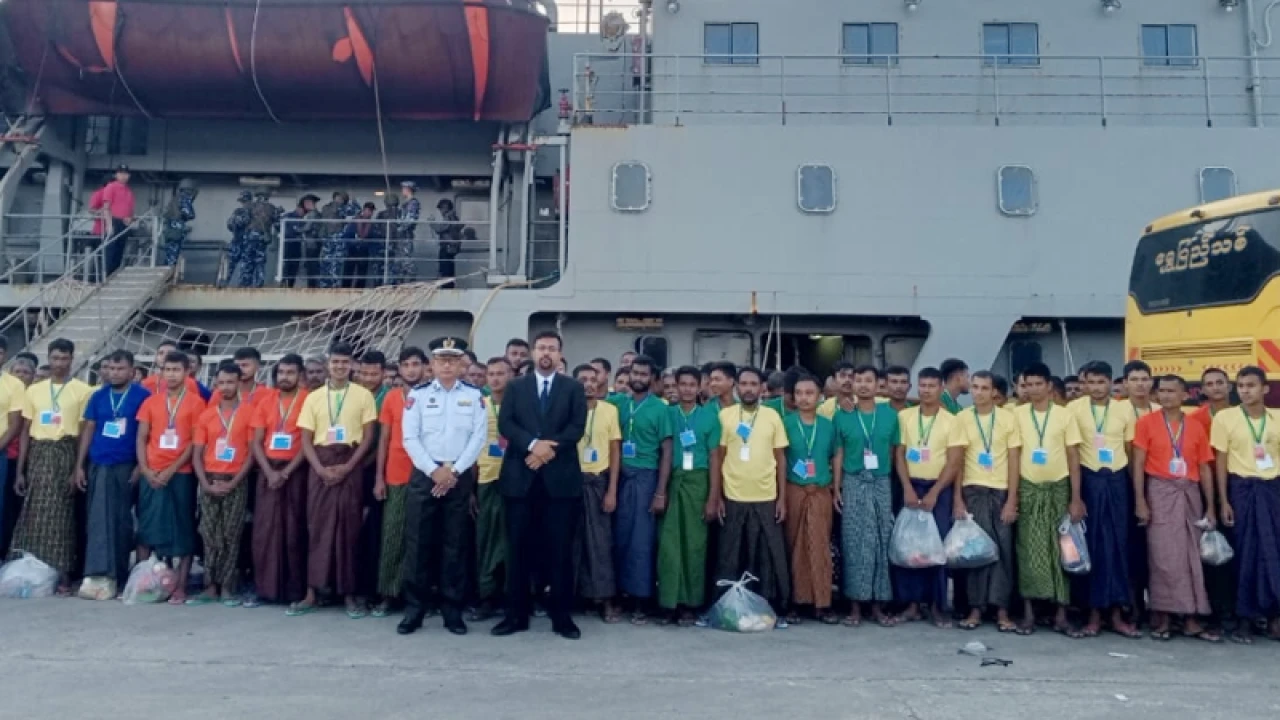 মিয়ানমারে কারাভোগ শেষে দেশের পথে ৮৫ বাংলাদেশি
