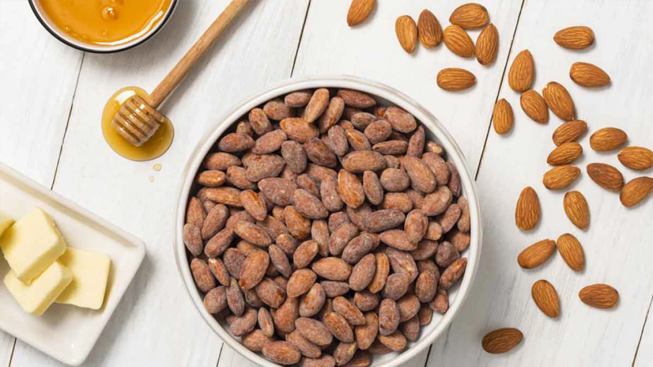 সুস্থ থাকতে সকালে খালি পেটে যা খাবেন