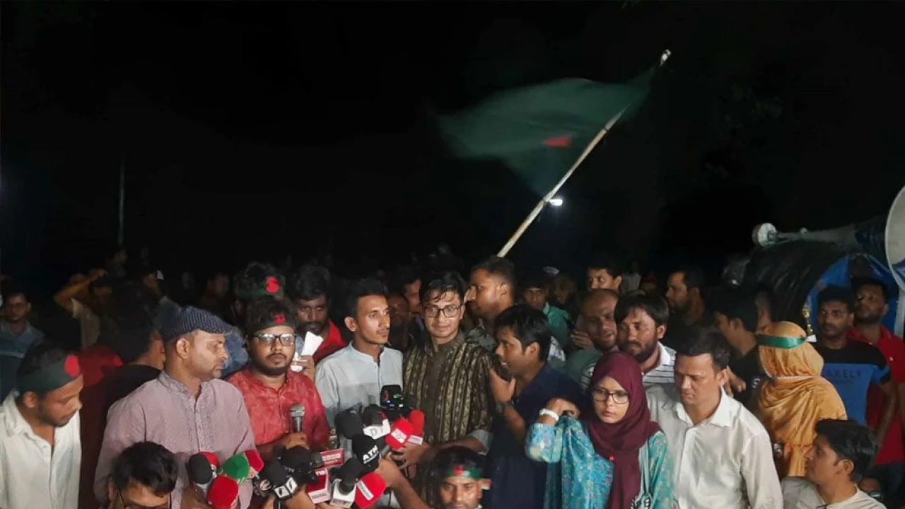 দাবি বাস্তবায়নের আশ্বাস পেয়ে যমুনা ছাড়লেন ৩৫ প্রত্যাশীরা