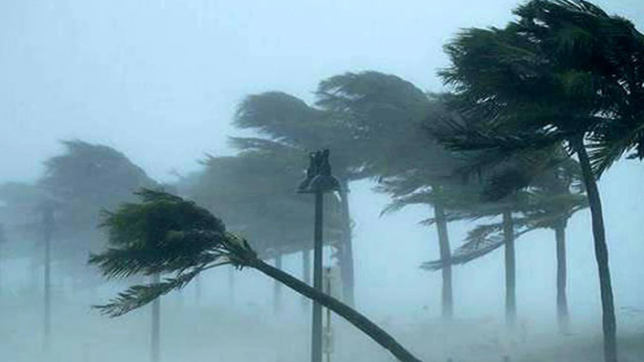 দুপুরের মধ্যে ১৩ জেলায় ৬০ কিমি বেগে ঝড়, সতর্ক সংকেত