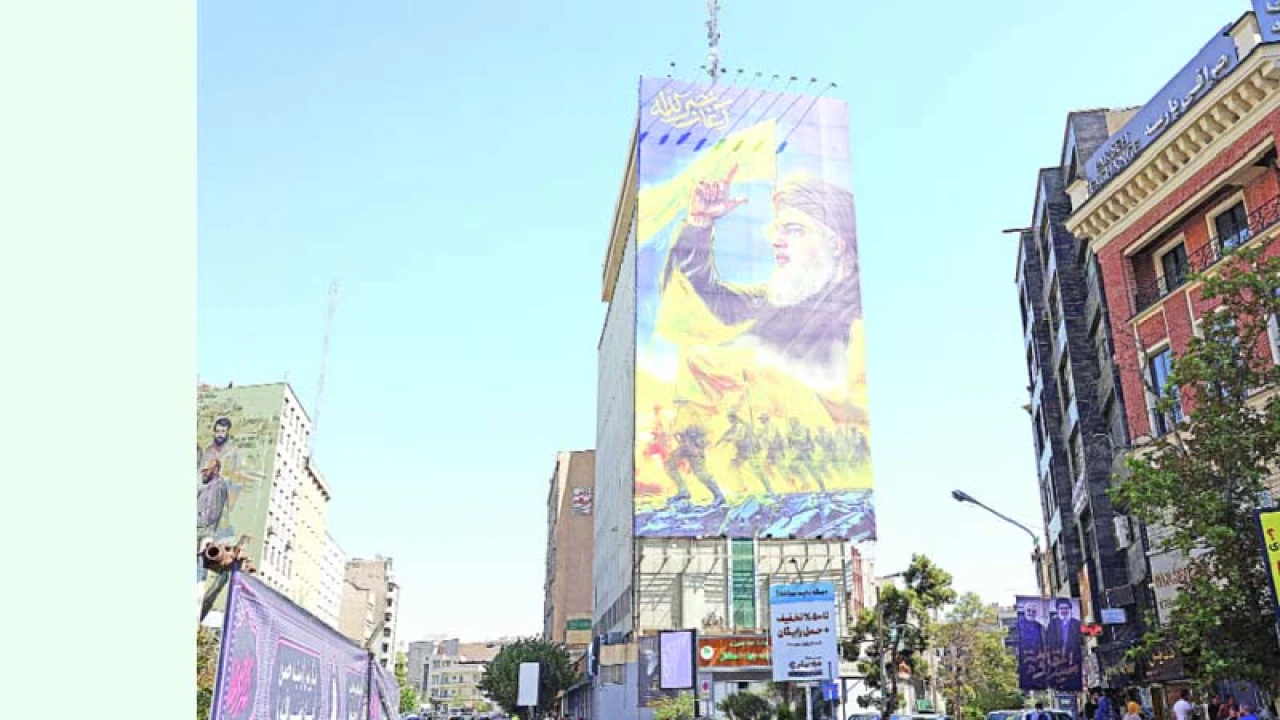 নাসরুল্লাহকে সতর্ক করেছিলেন খামেনি