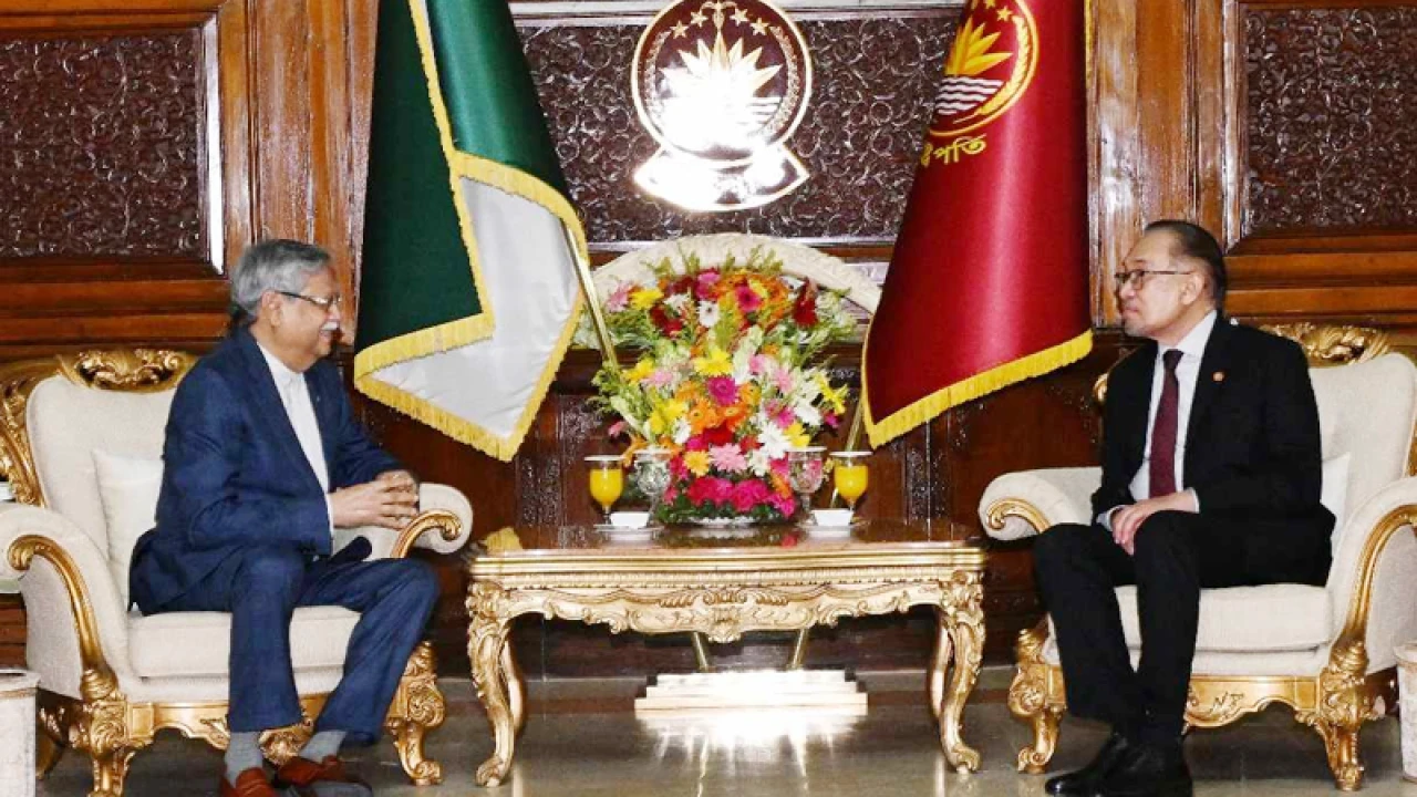 মালয়েশিয়ায় আরও বাংলাদেশি জনশক্তি নিতে সহযোগিতা চেয়েছেন রাষ্ট্রপতি