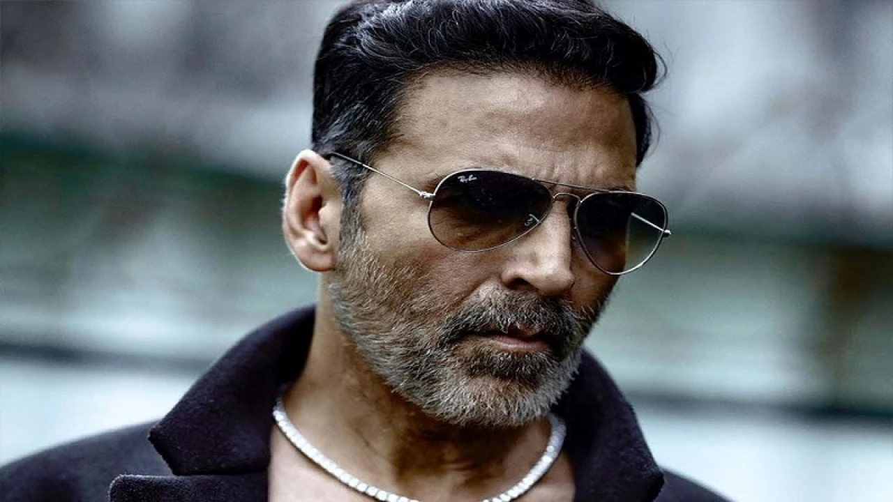 বাবাকে স্মরণ করে পর্দায় কান্নার দৃশ্য করলেন অক্ষয়