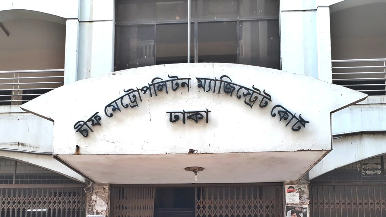 আদালত রাগ দেখানোর জায়গা নয়, বিএনপিপন্থী আইনজীবীদের বিচারক