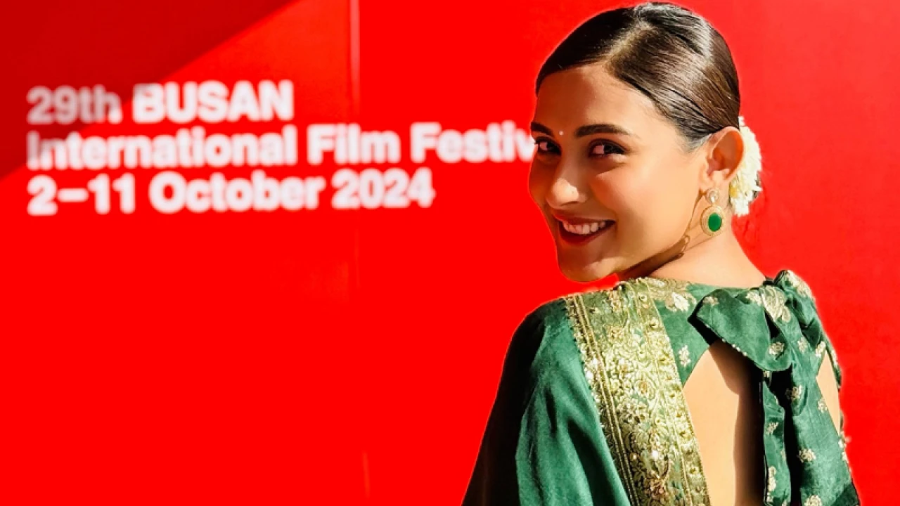 দক্ষিণ কোরিয়ায় লাল-সবুজের পতাকা আঁকলেন মেহজাবীন!