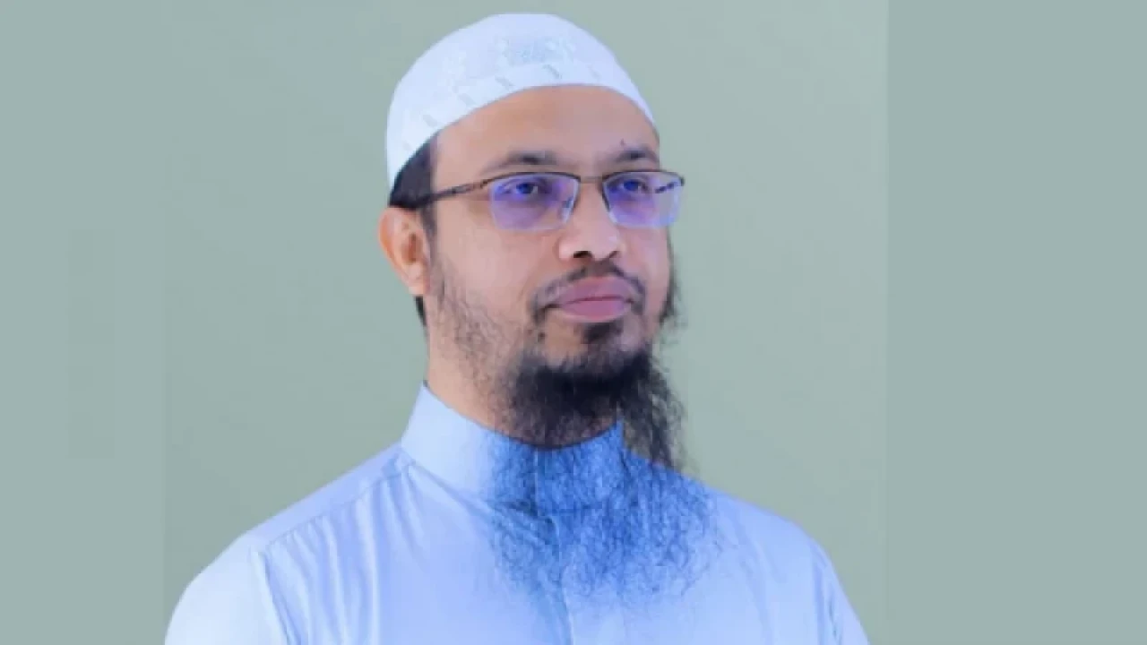 পূজা এলেই একটি মহল ফায়দা হাসিল করতে চায়: আহমাদুল্লাহ