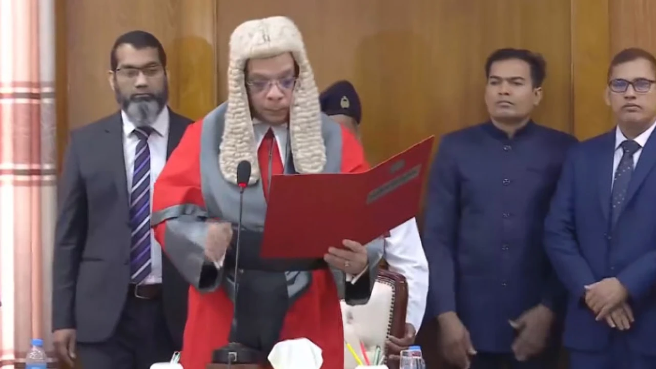 শপথ নিলেন নতুন নিয়োগ পাওয়া ২৩ বিচারপতি