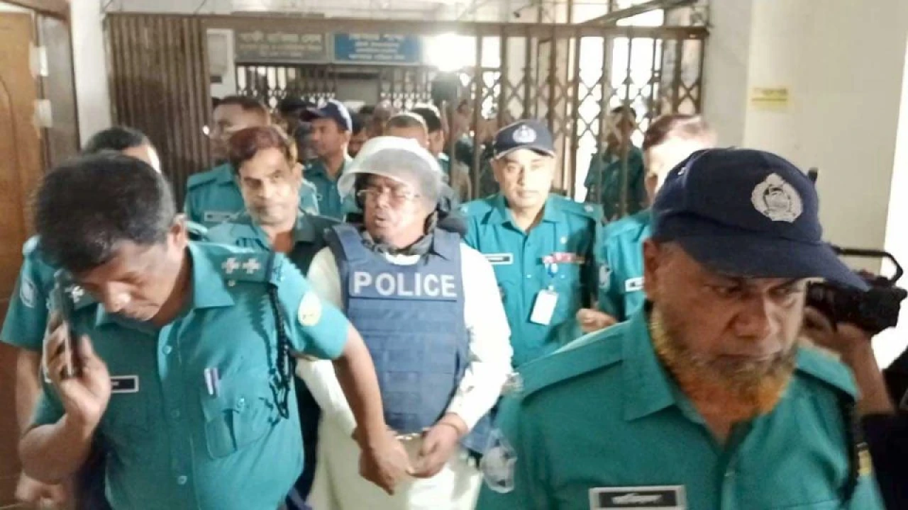 সাবেক খাদ্যমন্ত্রী সাধন চন্দ্র মজুমদার কারাগারে