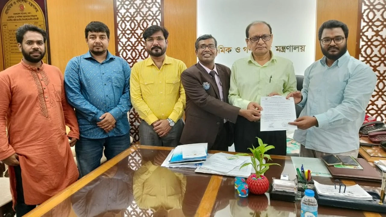 প্রাথমিক ও গণশিক্ষা উপদেষ্টার সঙ্গে ছাত্রকল্যাণ ট্রাস্ট প্রতিনিধিদের সাক্ষাৎ