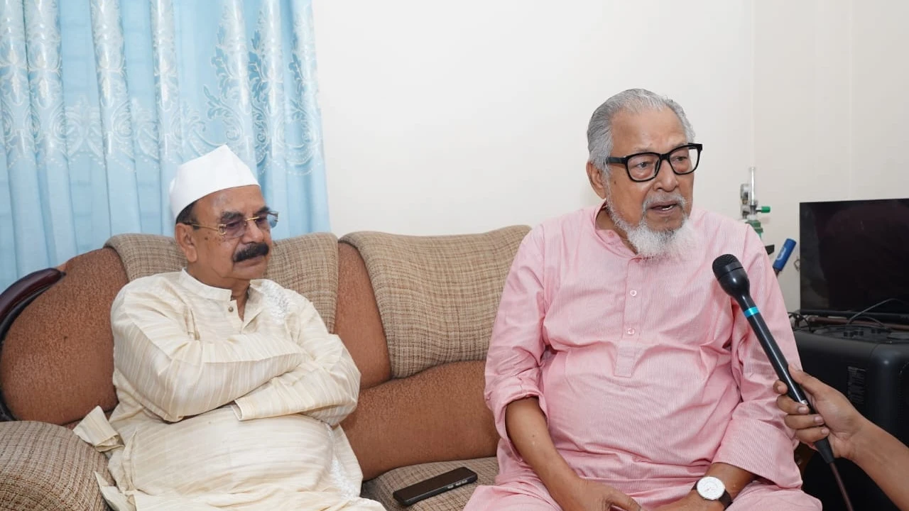 ফ্যাসিবাদমুক্ত দেশে আনন্দের সঙ্গে দুর্গোৎসব উদযাপিত হচ্ছে: গয়েশ্বর