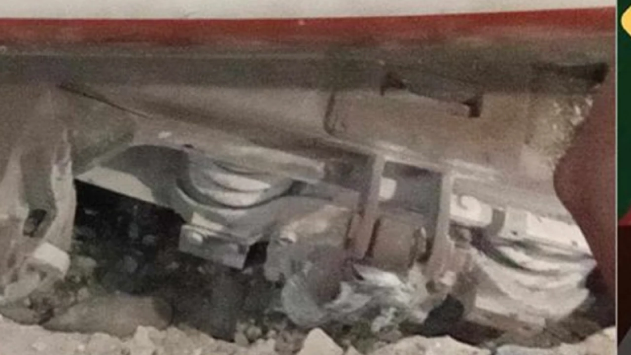 ত্রিশালে ব্রহ্মপুত্র এক্সপ্রেস ট্রেনের বগি লাইনচ্যুত