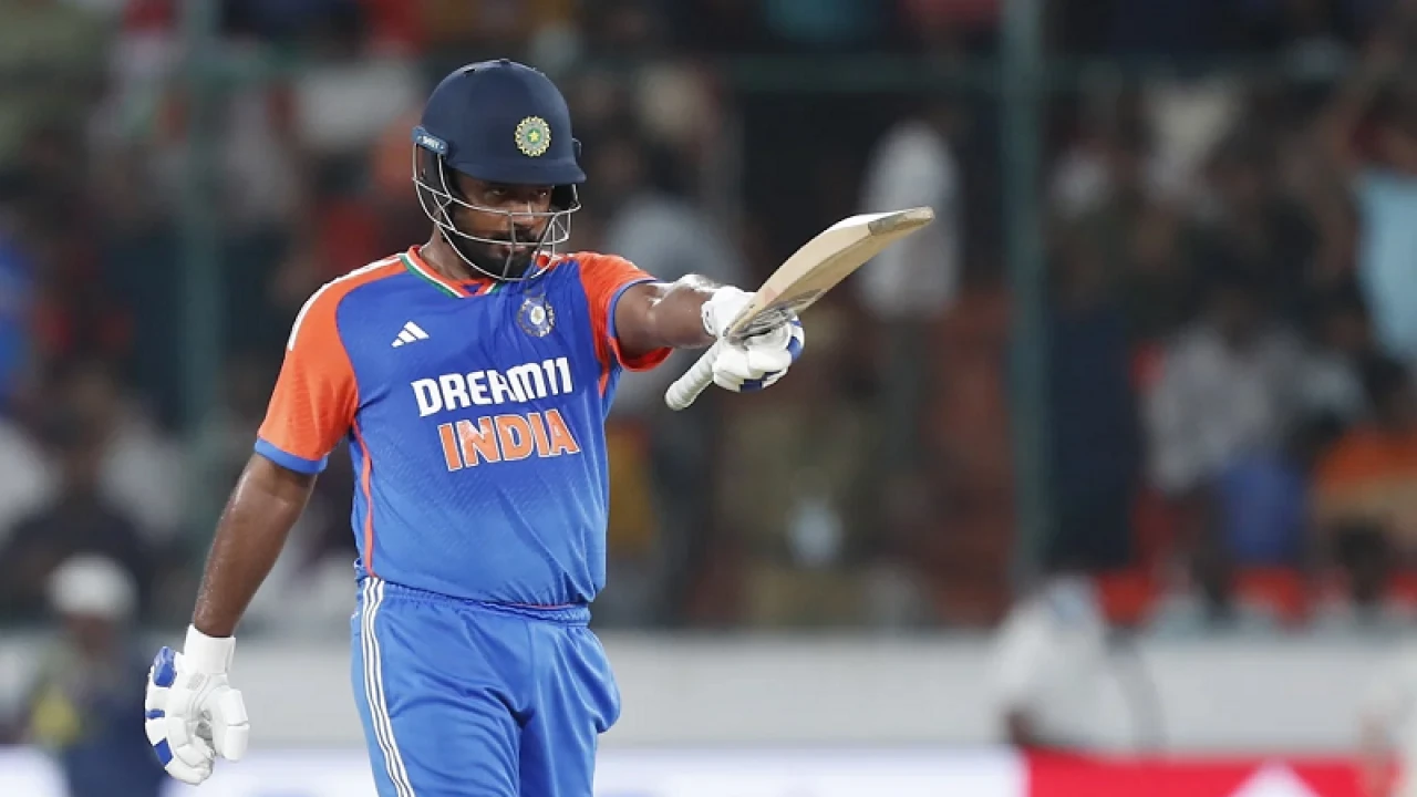 রিশাদের ওভারে ৫ ছক্কা হাঁকানোর পর স্যামসনের সেঞ্চুরি