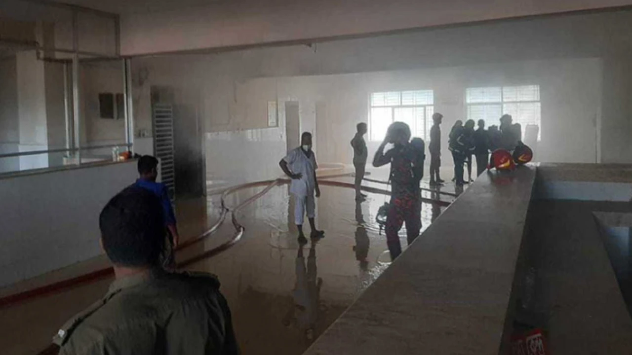 নিয়ন্ত্রণে এসেছে বরিশাল মেডিকেলের আগুন