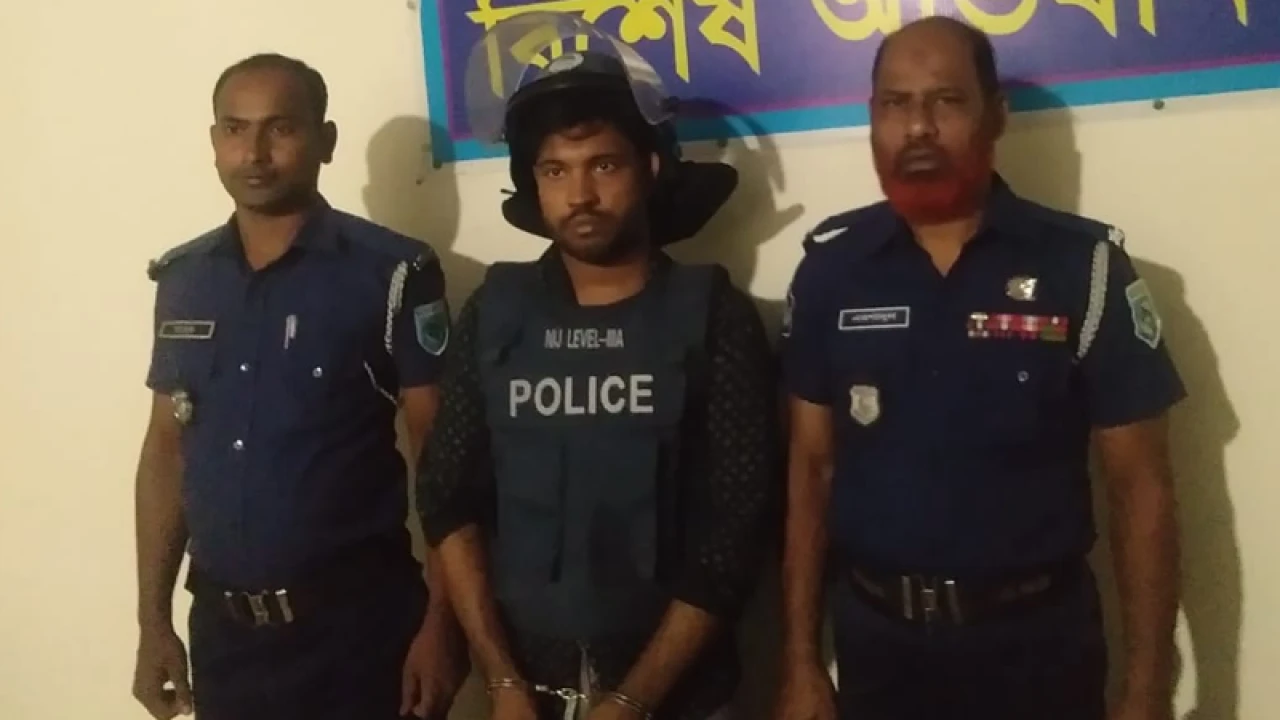 মহানবী মুহাম্মদ (সা.) -কে কটূক্তির অভিযোগে যুবক আটক