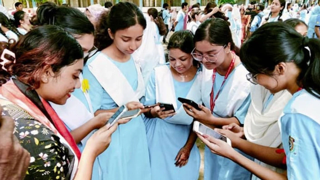 এইচএসসির ফল জানা যাবে যেভাবে (ভিডিও)