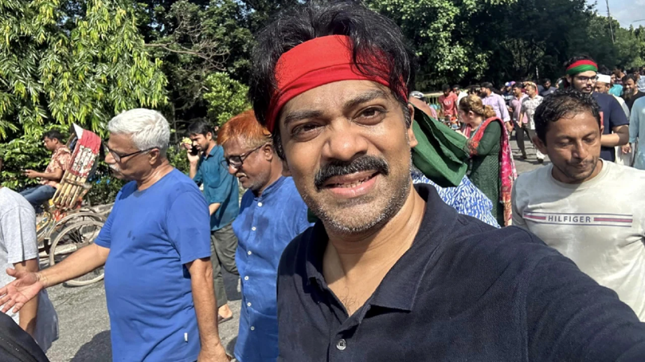 ‘দেশের মানুষকে শান্তিতে থাকতে দেন’