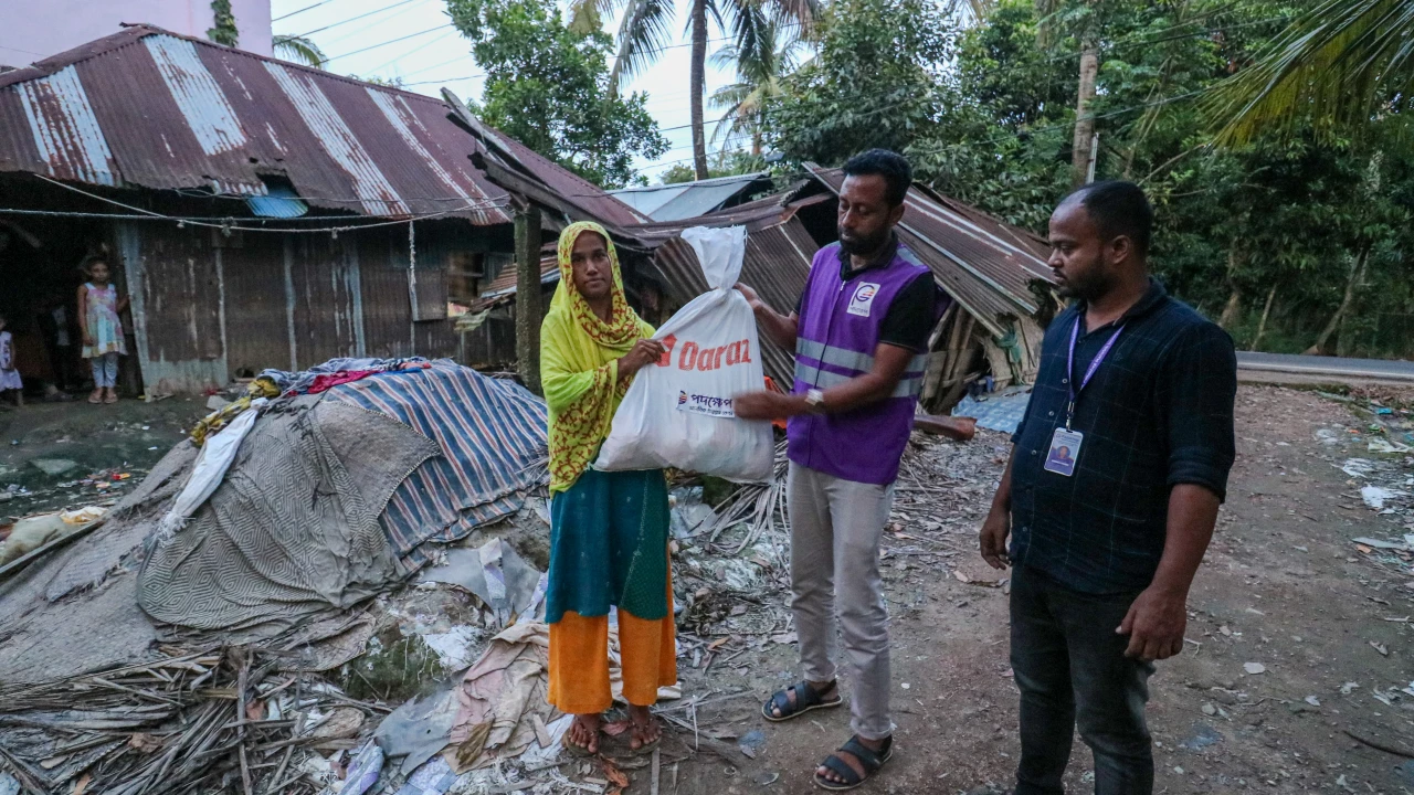 বন্যা পরবর্তী পুনর্বাসনে সহযোগিতার হাত বাড়িয়ে দিল দারাজ