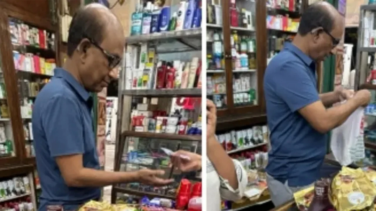 পুলিশের সাবেক কর্মকর্তা মনিরুল ইসলাম কোথায়?