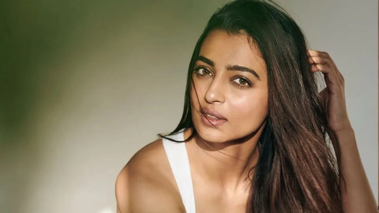 বিয়ের ১২ বছর পর মা হতে যাচ্ছেন অভিনেত্রী রাধিকা