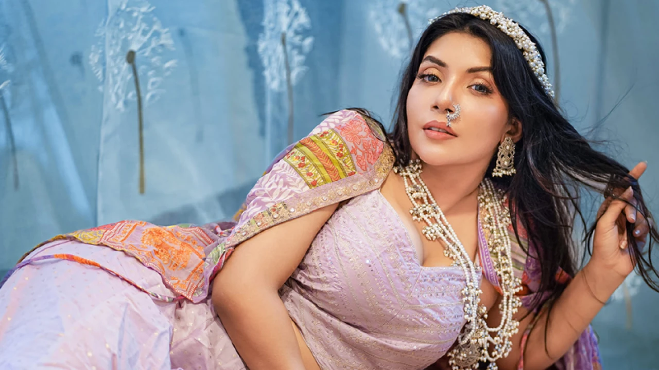 নোংরা দৃশ্য দেখে বিব্রত অভিনেত্রী নওশাবা