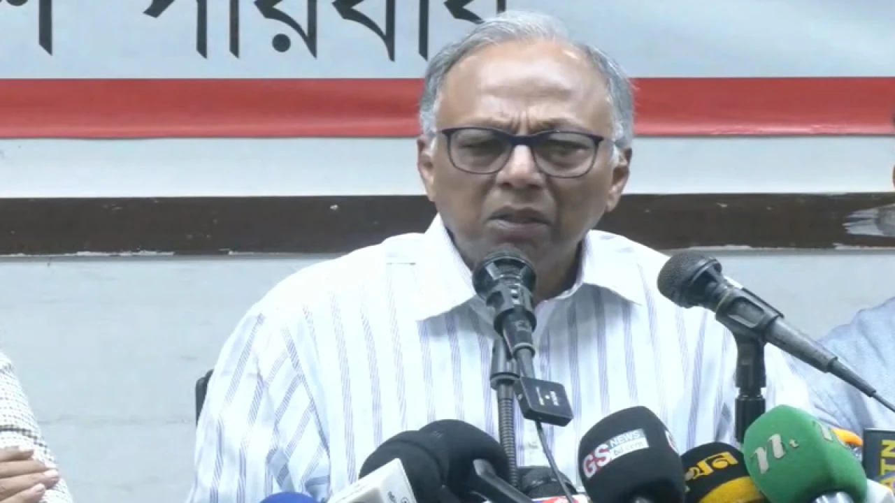 কবে বাজারে আসছে আমার দেশ পত্রিকা, জানালেন মাহমুদুর রহমান