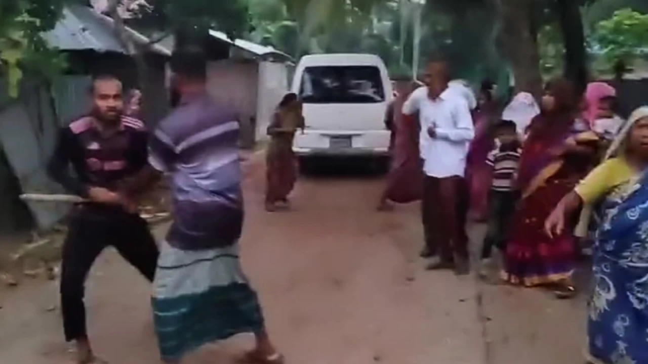 বিয়ে করতে যাওয়ার পথে বরের ওপর সাবেক স্ত্রীর হামলা