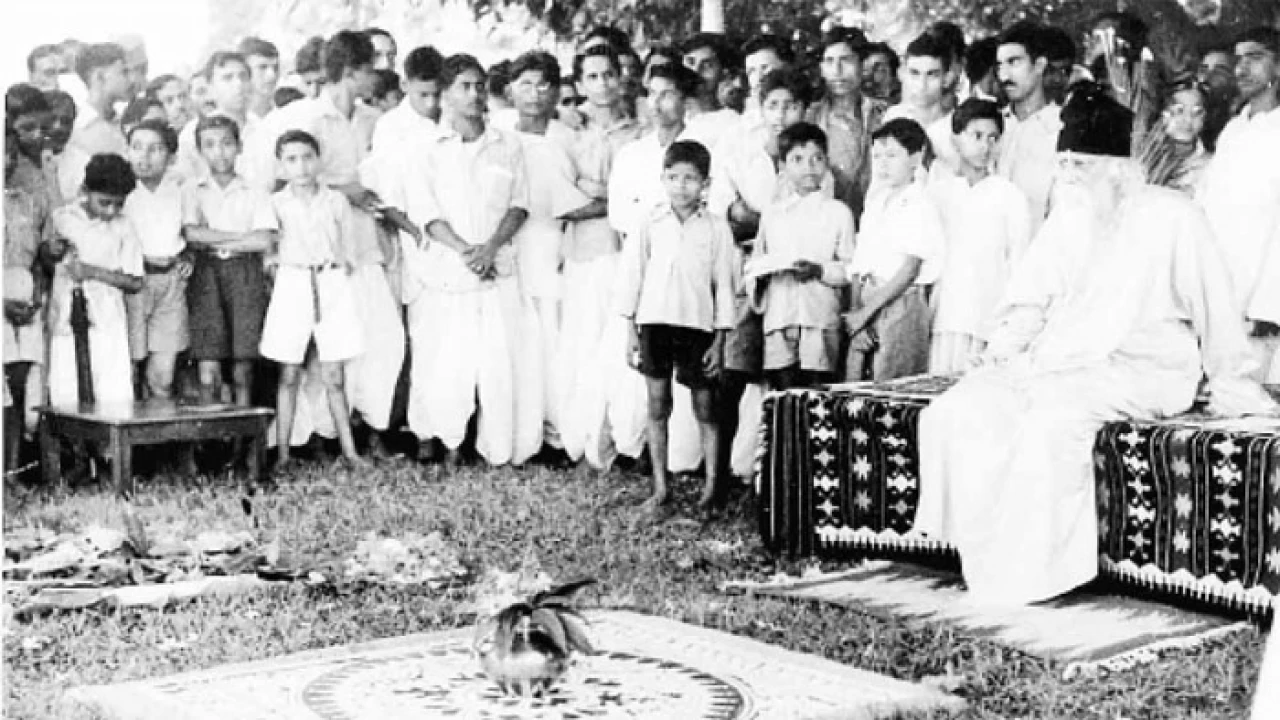 ইতিহাসের এই দিনে, ‘রবীন্দ্রনাথ ঠাকুর শান্তিনিকেতন প্রতিষ্ঠা করেন’