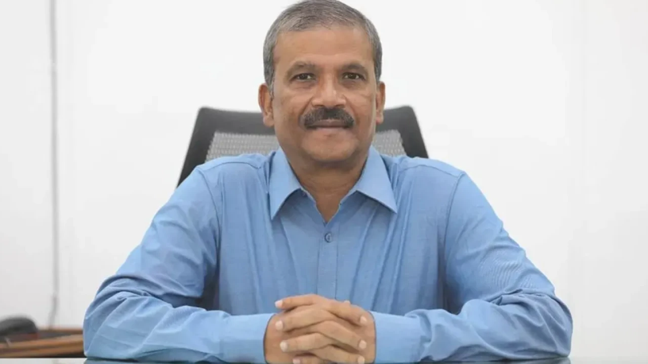 অভিযুক্ত বিচারকদের বিষয়ে উচ্চ আদালতই ব্যবস্থা নেবে: আসিফ নজরুল