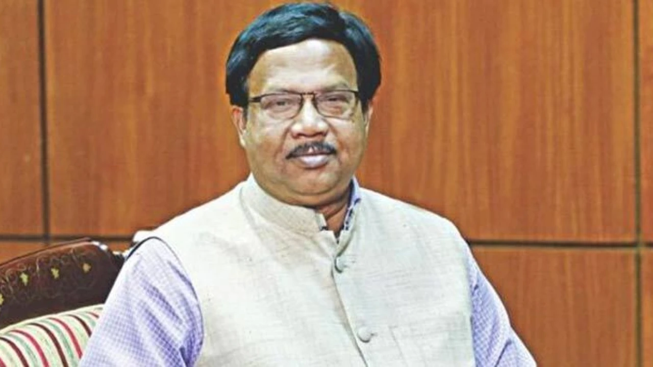 শিল্পকলার সাবেক মহাপরিচালক লাকীর দেশত্যাগে নিষেধাজ্ঞা