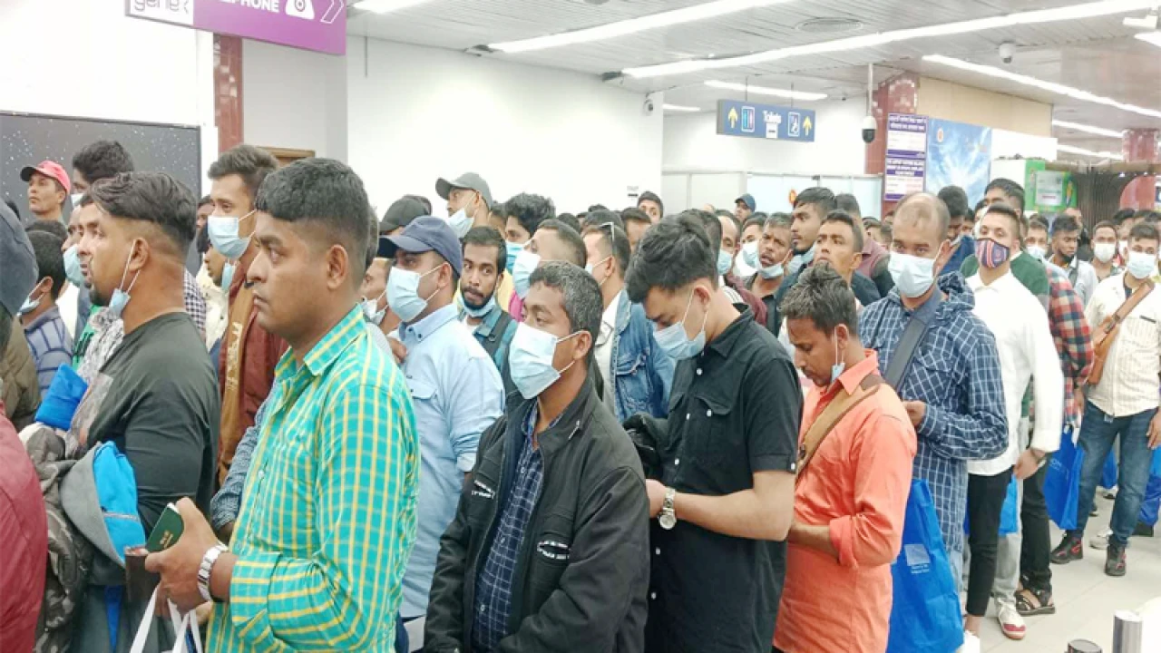 দেশে ফিরলেন লিবিয়ায় আটকে পড়া ১৫৭ বাংলাদেশি