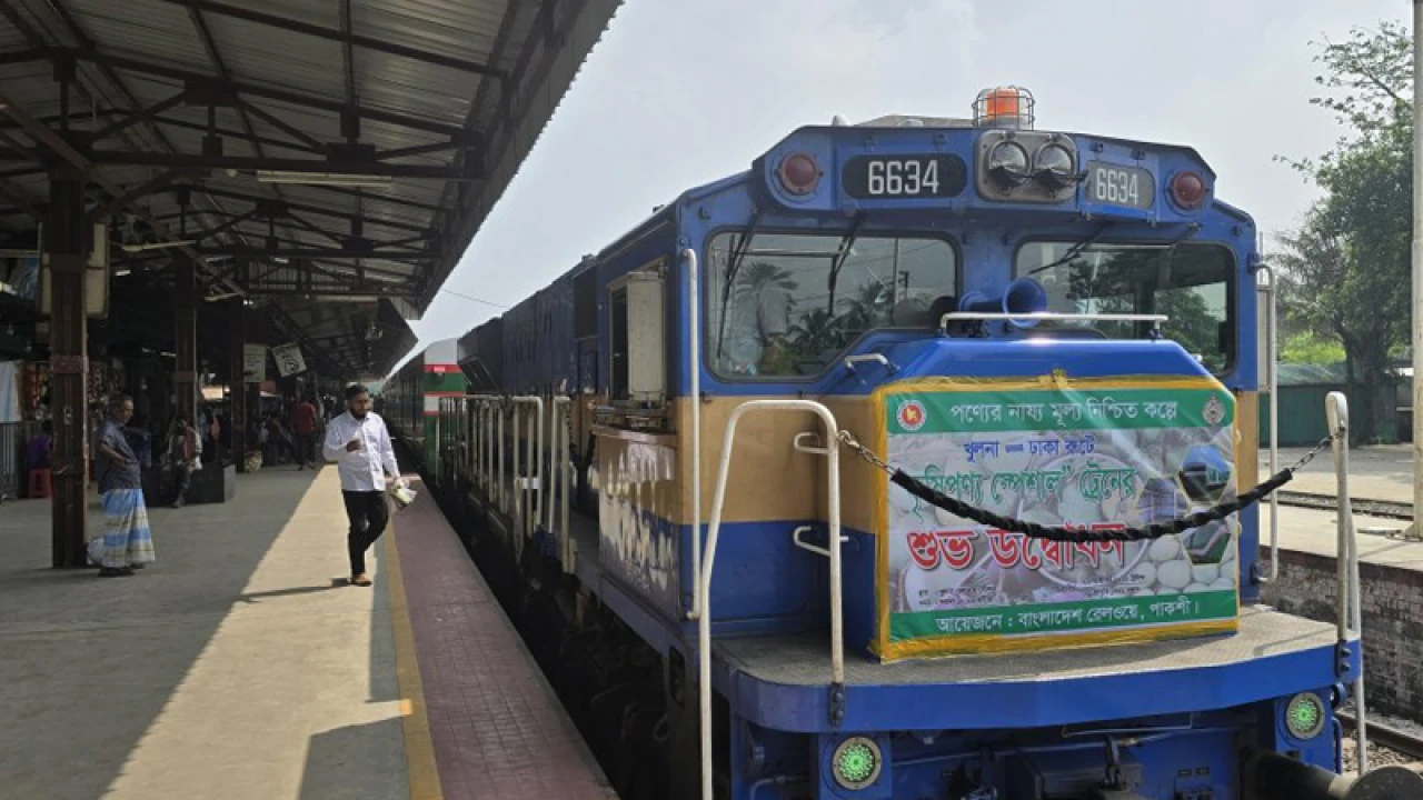 পণ্য বুকিং ছাড়াই যশোর ছাড়ল কৃষিপণ্য স্পেশাল ট্রেন