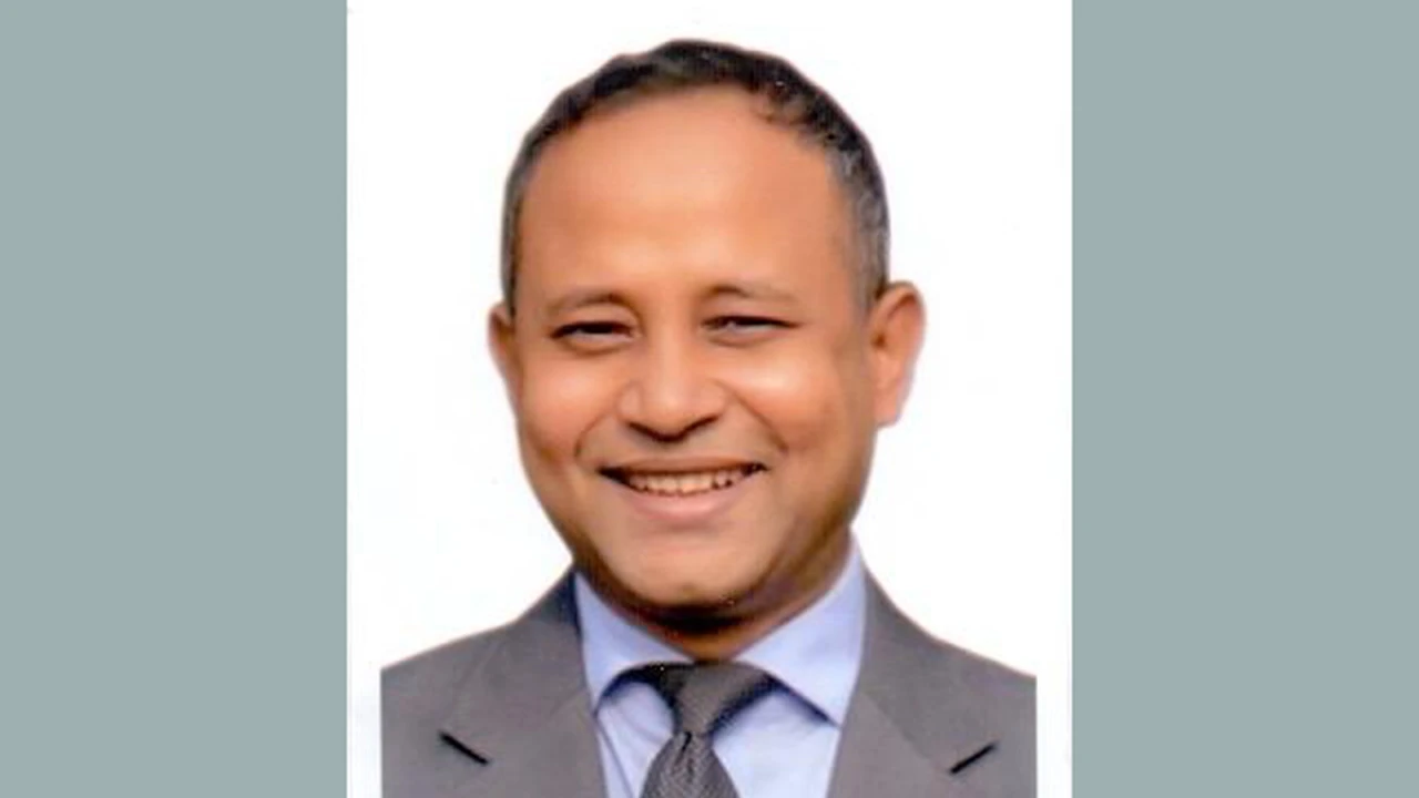 প্রধান উপদেষ্টার পিএস হলেন কূটনীতিক মোজাম্মেল হক