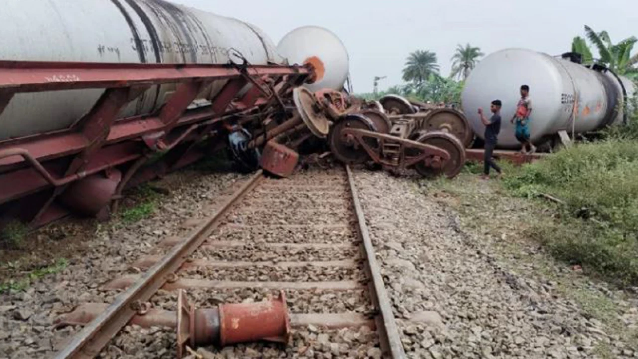খুলনার সঙ্গে সারাদেশের রেল যোগাযোগ বন্ধ