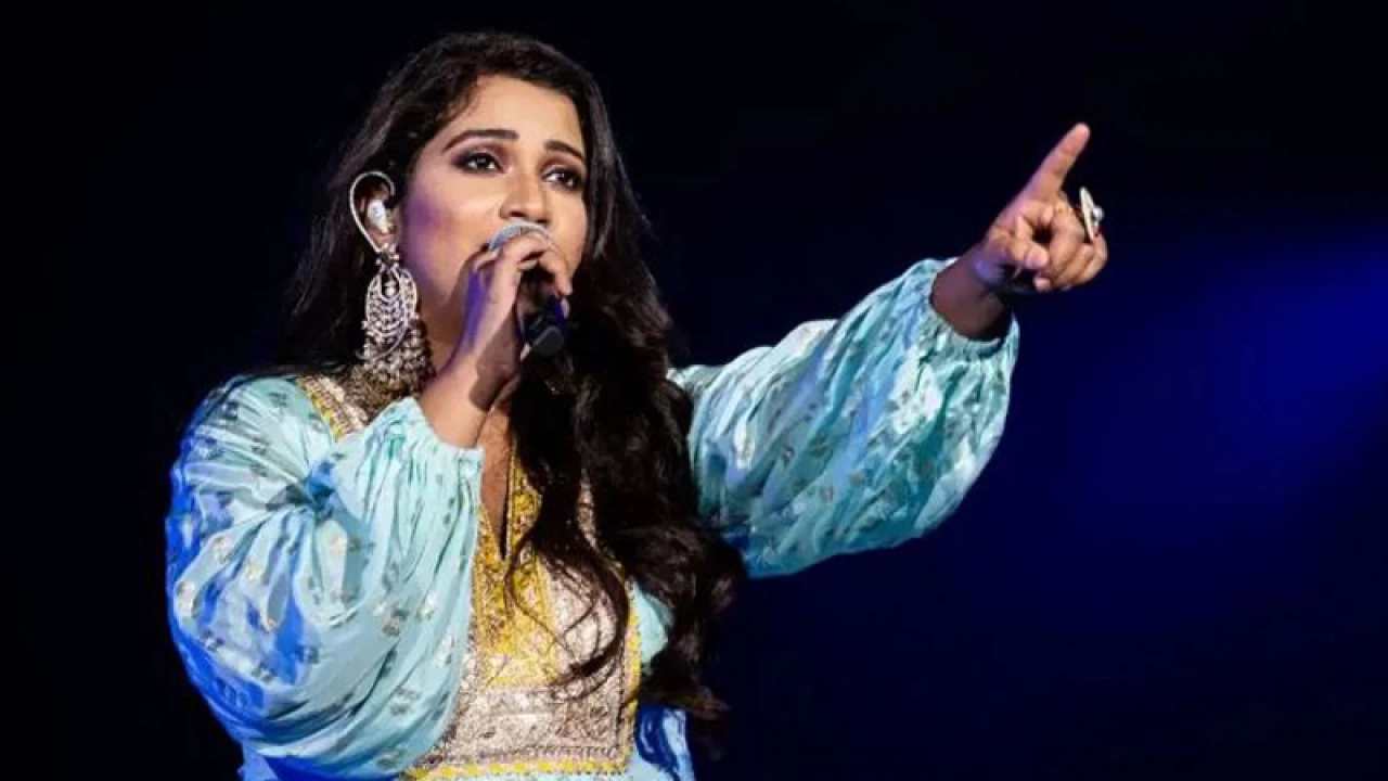 শ্রেয়ার গান শেষে ‘উই ওয়ান্ট জাস্টিস’ স্লোগান শুরু