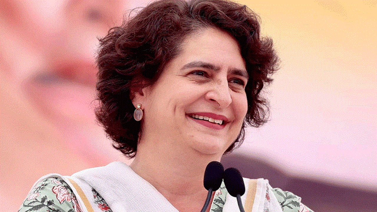 মনোনয়নপত্র জমা দিলেন প্রিয়াংকা