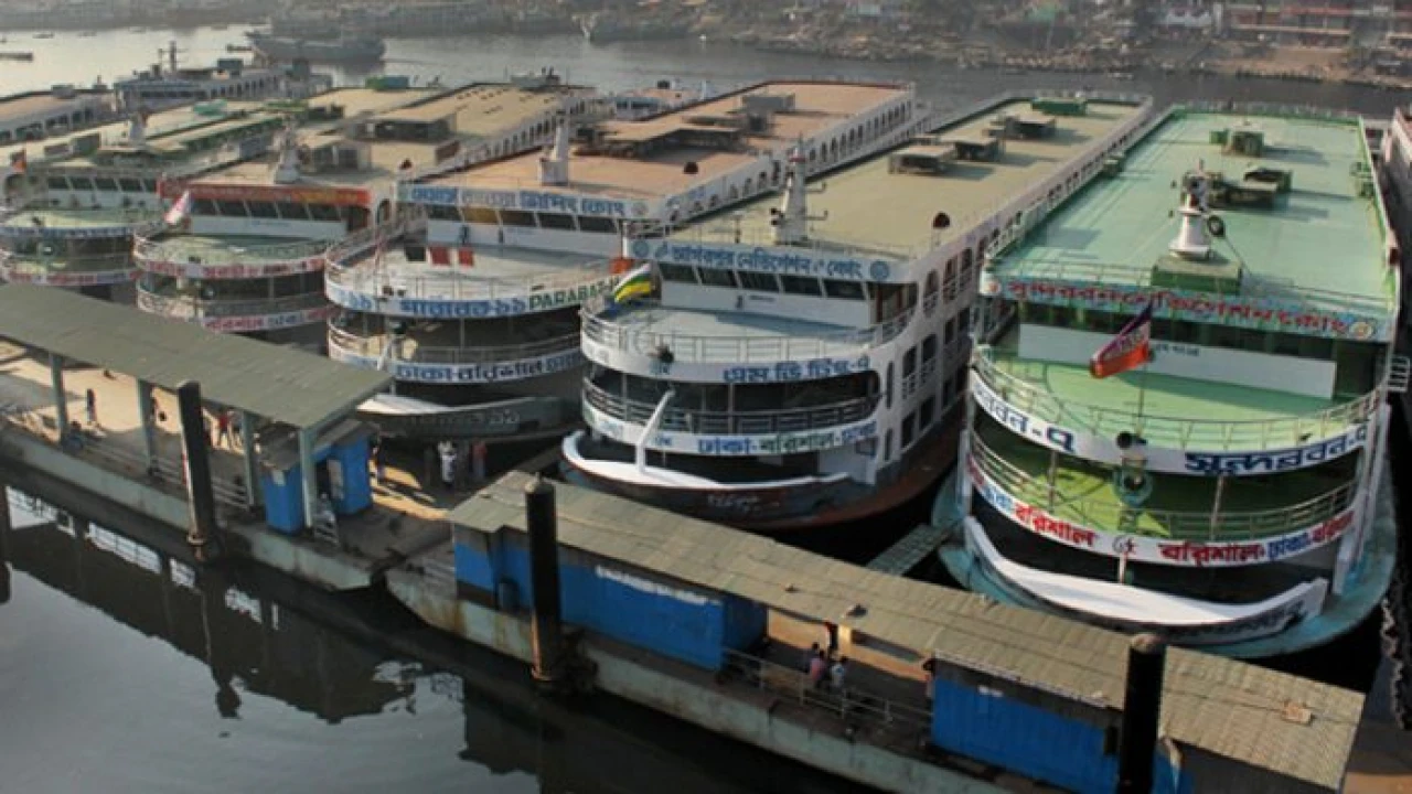 ‘দানা’র কারণে যেসব রুটে লঞ্চ চলাচল বন্ধ