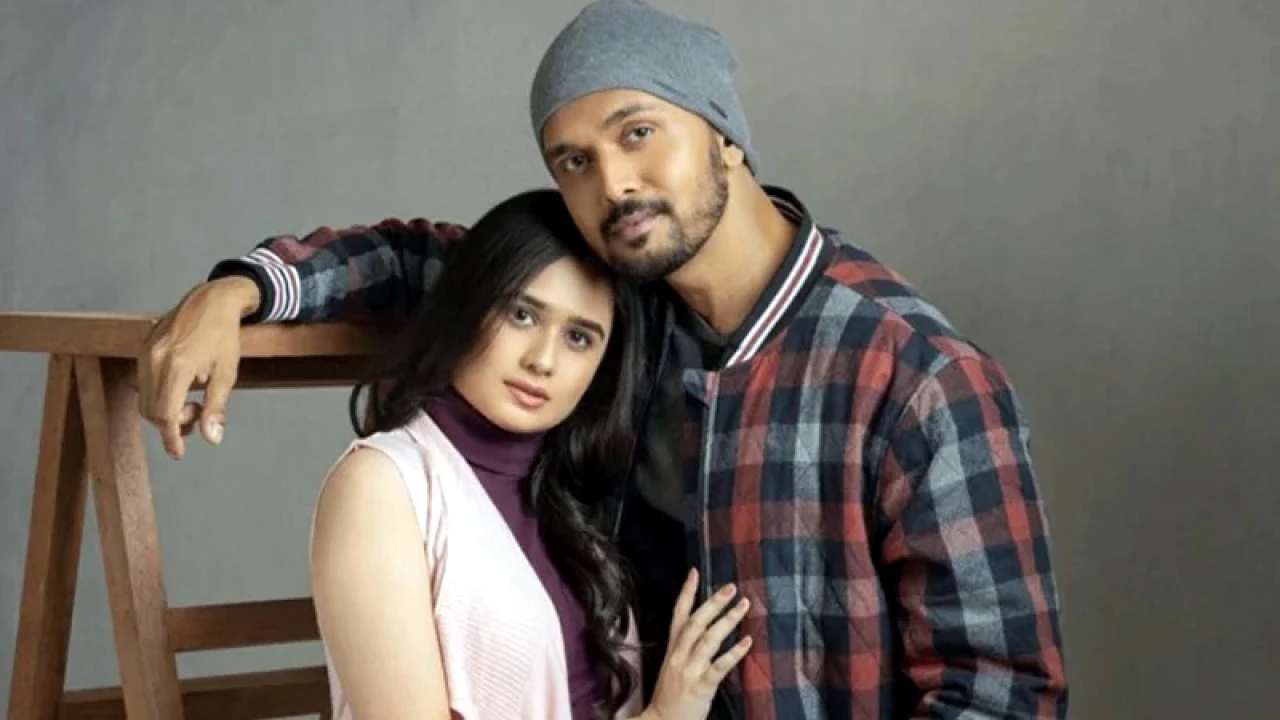 শুভর সঙ্গে প্রেম, মুখ খুললেন ঐশী