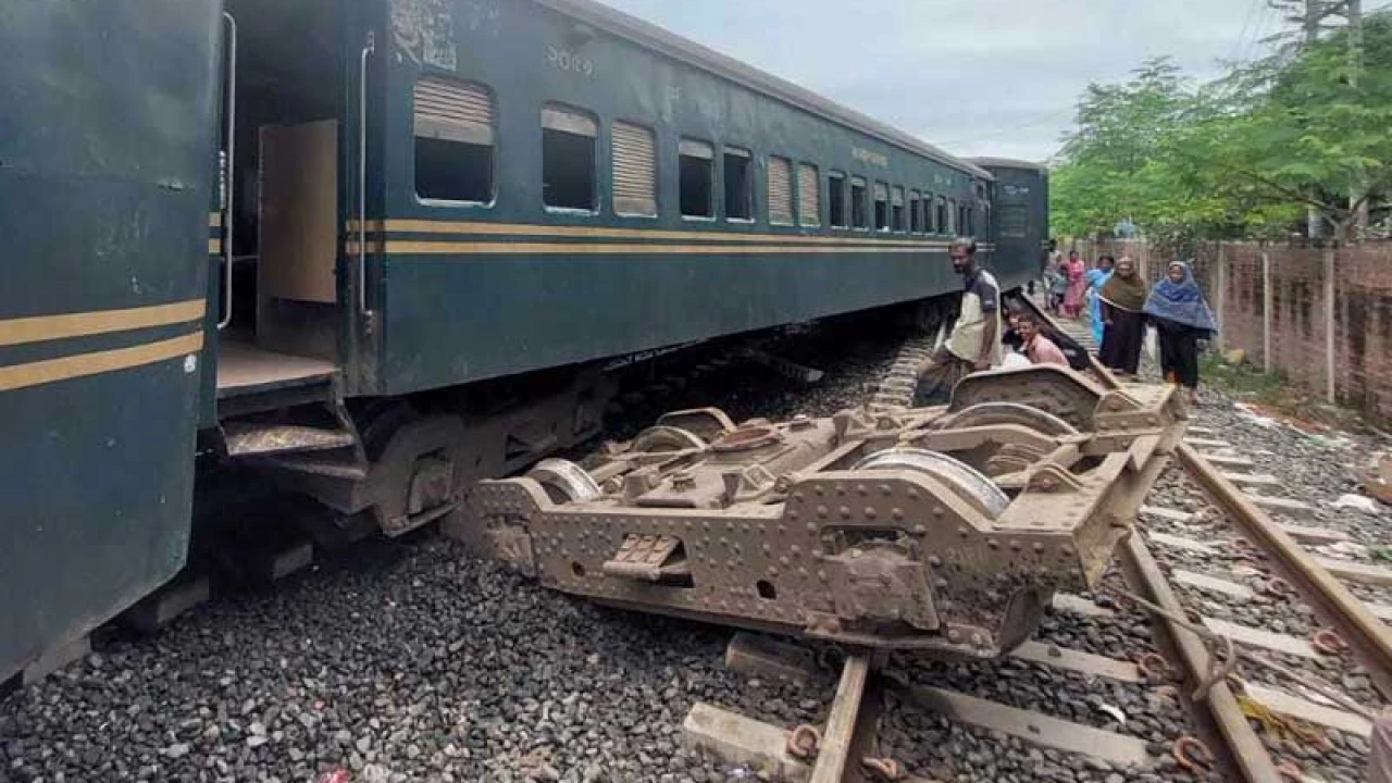 গোপীবাগে ট্রেন লাইনচ্যুত