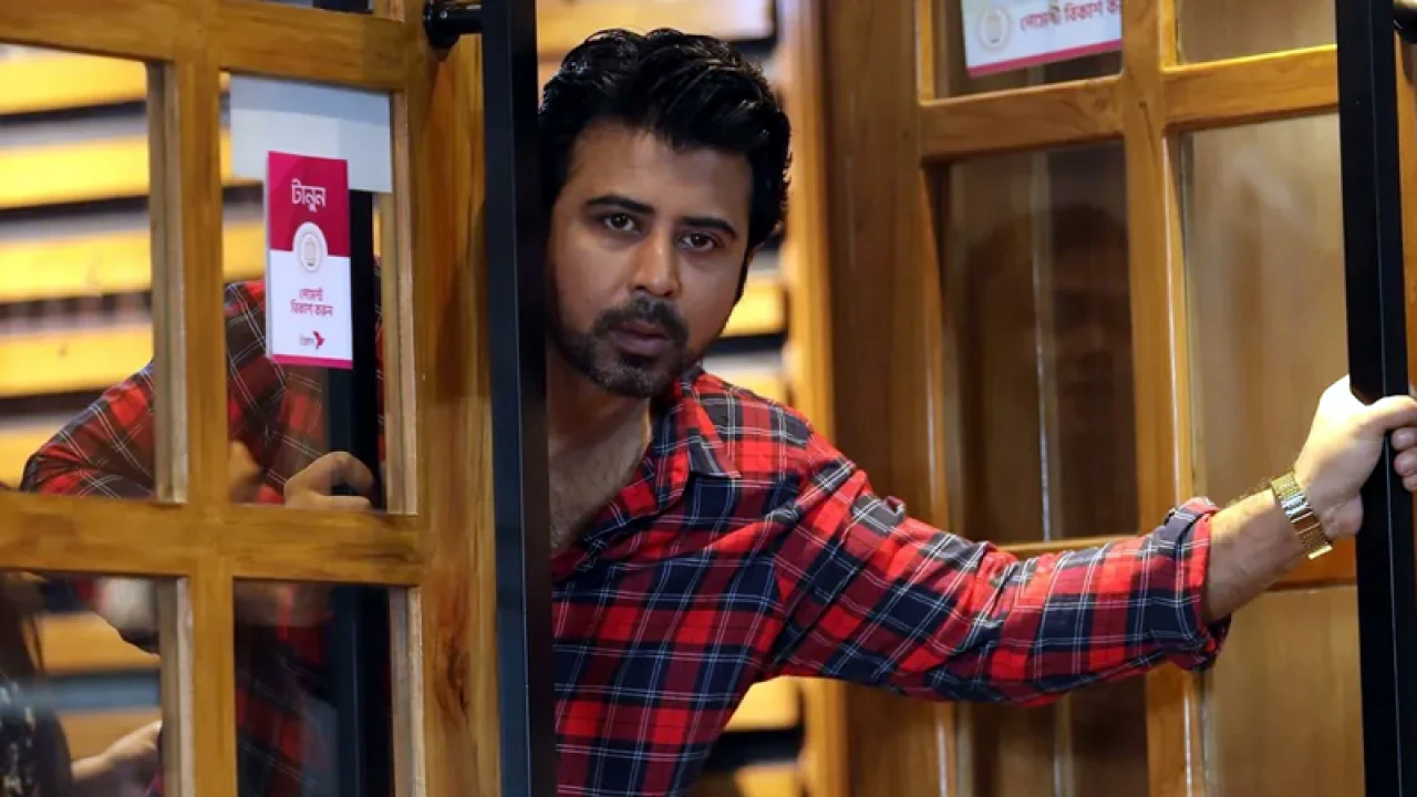 দাগী হয়ে ফিরছেন নিশো