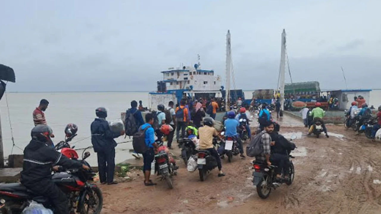 চাঁদপুর-শরিয়তপুর নৌ রুটের ফেরি চলাচল স্বাভাবিক