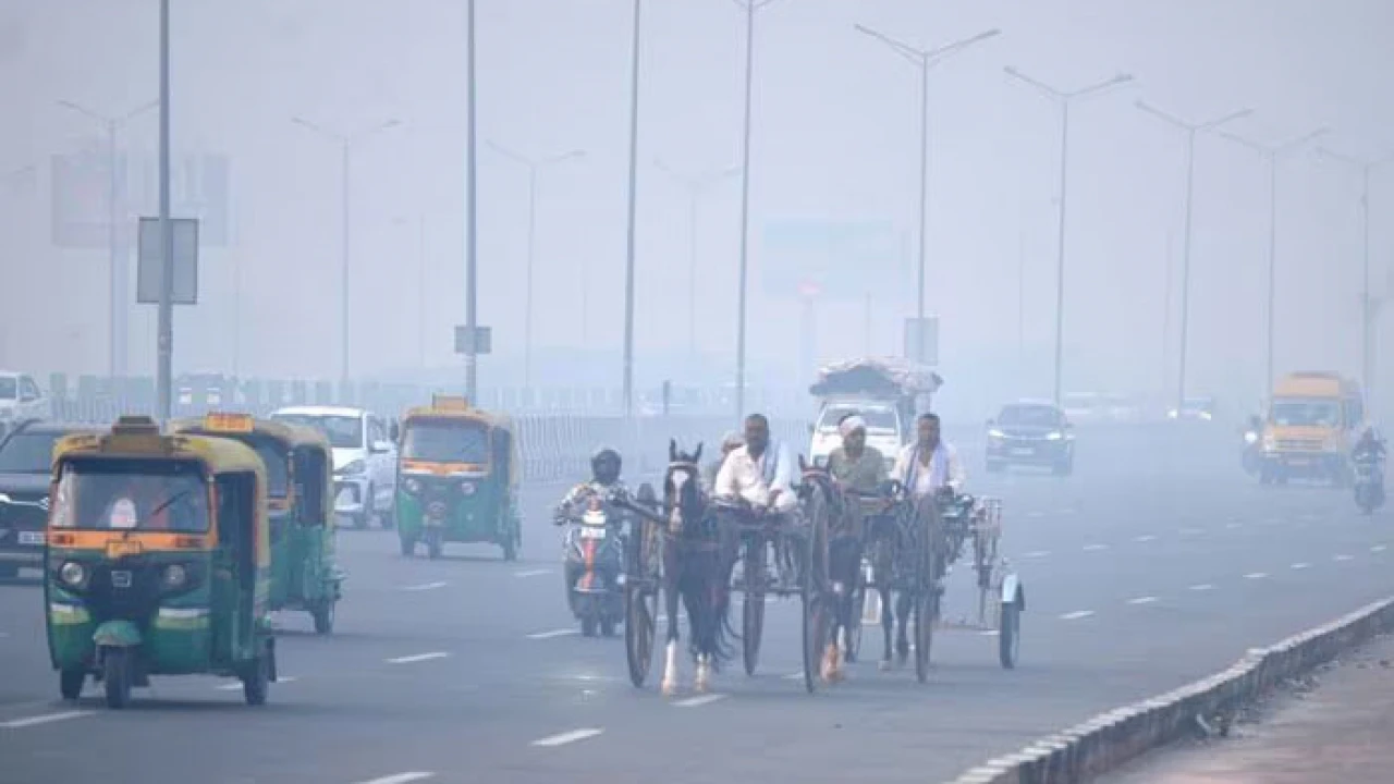 বায়ুদূষণের শীর্ষে দিল্লি, ঢাকার অবস্থান কত?